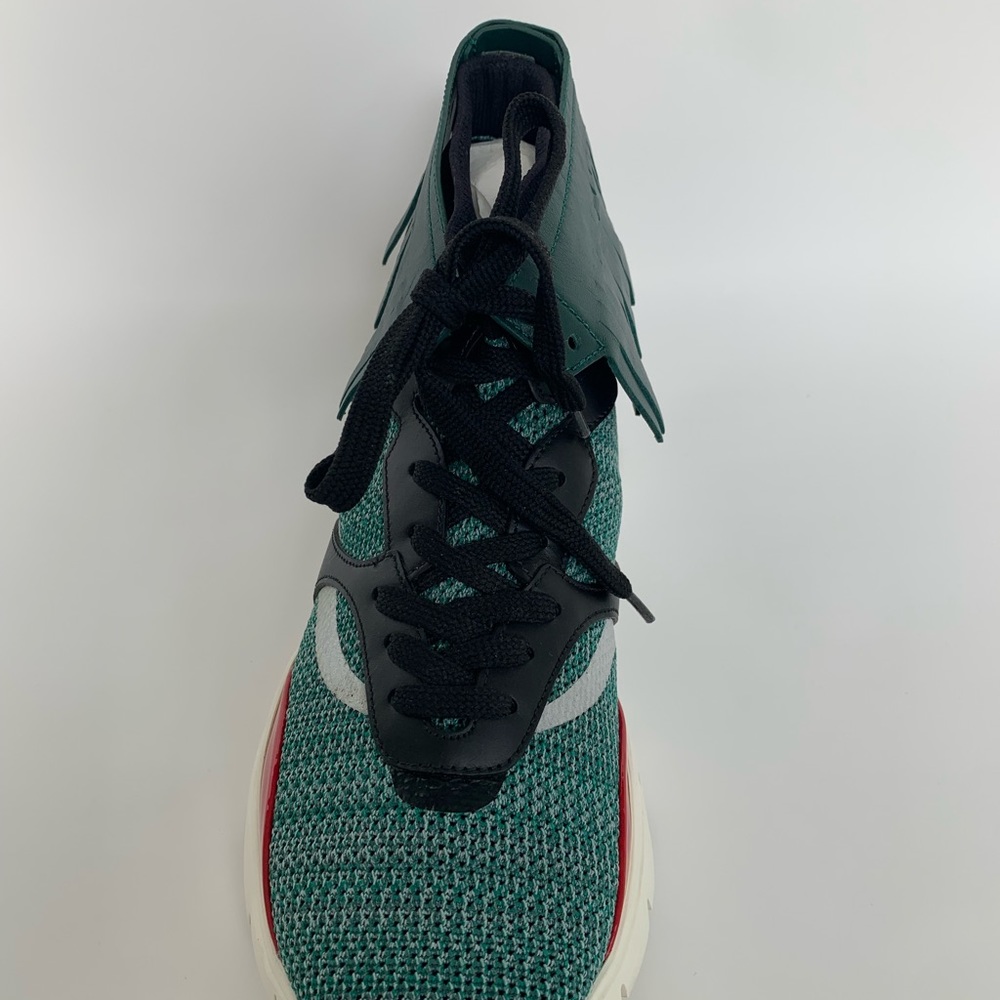 Unisex mid sneaker in emerald/black. Brand Valentino. Size 40 fits an 8.5. - Picture 3 of 7